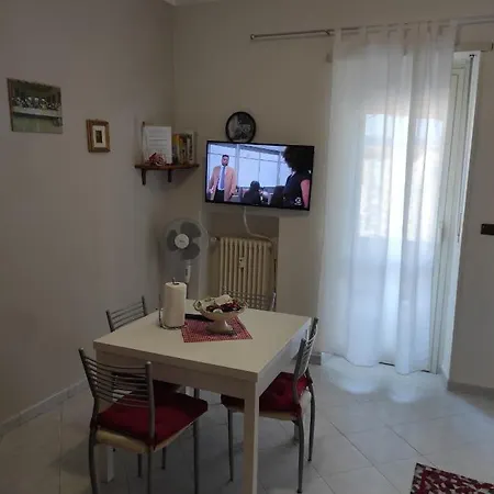 Apartment Santa Rita: Location Near Molinette Hospital & Politecnico *