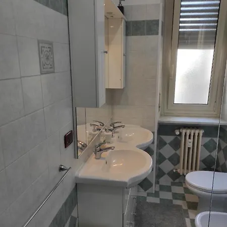 Santa Rita: Location Near Molinette Hospital & Politecnico Apartment Turin