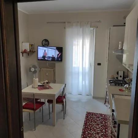 Santa Rita: Location Near Molinette Hospital & Politecnico Apartment Turin