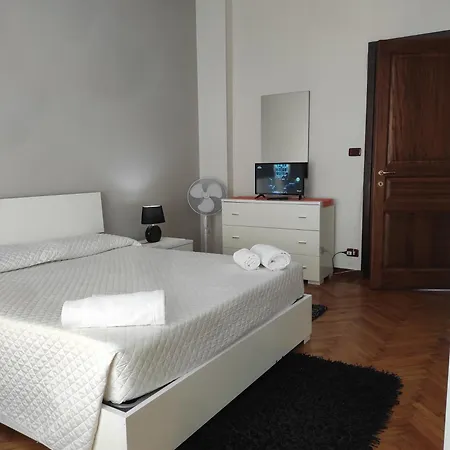 Santa Rita: Location Near Molinette Hospital & Politecnico * Turin